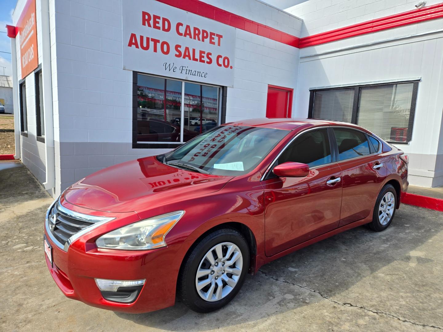 2015 Red Nissan Altima 2.5 S (1N4AL3AP9FC) with an 2.5L L4 DOHC 16V engine, Continuously Variable Transmission transmission, located at 503 West Court, Seguin, TX, 78155, (830) 379-3373, 29.568621, -97.969803 - 2015 Nissan Altima S with a 2.5L L4 DOHC 16V, Automatic, Tilt, Cruise, AM/FM/CD/AUX Stereo, Power Windows, Locks, Seats and Side Mirrors, Bluetooth, Automatic Headlights, Rear Defroster and more!! - Photo#0
